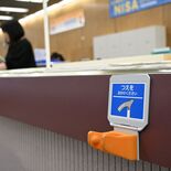 投票所に「つえホルダー」を 倒れると衝撃音、拾うのも苦労… 要望受け前…