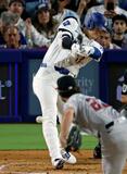 吉田、第１打席で左前打