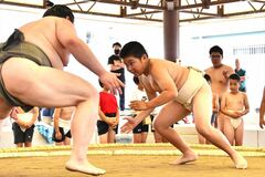 生田目ら地元力士が子どもに指導