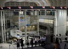 東証、午前終値は５万３８７４円