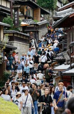 訪日客、最速で３千万人突破