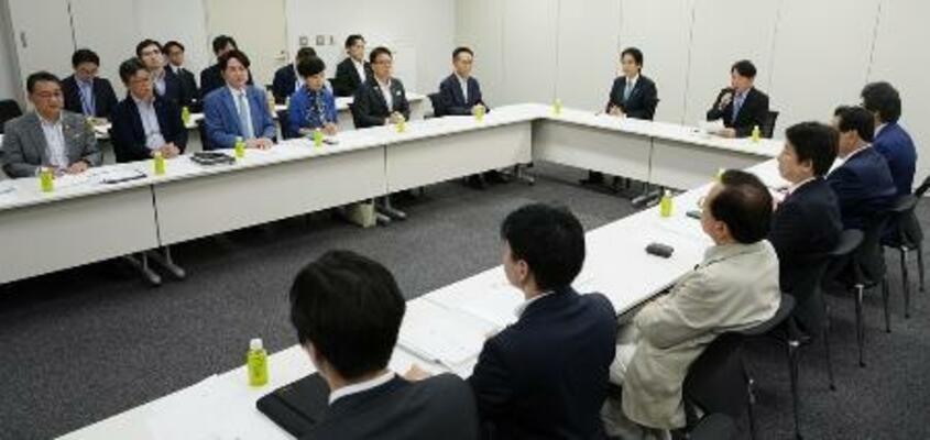超党派の社会保障国民会議の実務者会議=17日午後