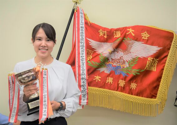 栃木署の塩澤里咲（しおざわりさ）巡査長