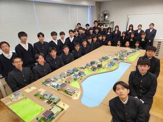 ２級建築施工管理技術検定１次試験に合格した40人の生徒たち