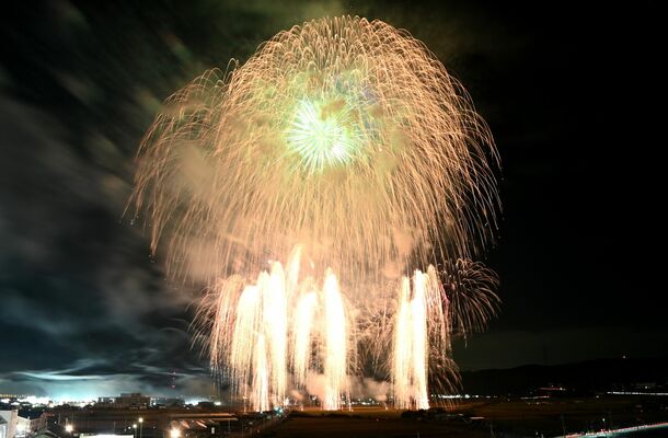 秋の夜空を彩った花火