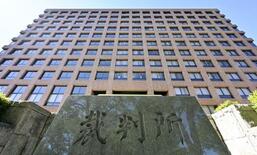 盗撮共有、懲役３年６月