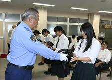 自転車 ヘルメット着用 模範に
