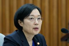 韓国首相に韓聖淑氏就任