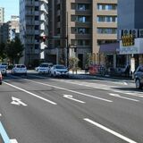 中央車線いつのまにか右折専用に...危険では？　３年前に変更、宇都宮駅東の交差点