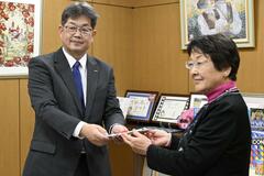 Ｘマスケーキ ２８７個寄贈