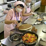 市貝で 香り楽しむ料理教室　国際品評会上位の「ＹＵＺＵオリーブオイル」使用　カップケーキなど３品作る