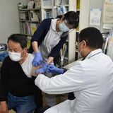 高齢者ら対象、駅東で集団接種　宇都宮市　３日間1350人分　新型コロナワクチン