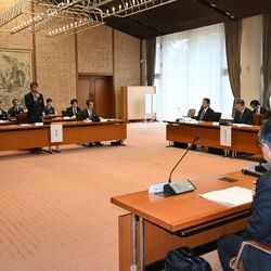 LRTの東武線乗り入れ実現へ、新年度に方針策定　県、宇都宮市、東武鉄道の３者協議会で合意