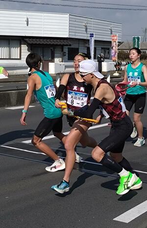 ４区をスタートする真岡市Ａの大田和（右