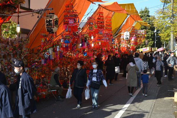 ３年ぶりに開催され、にぎわう西宮神社恵比寿講の「おたから市」