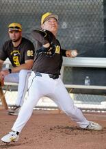 パドレス松井が投球練習