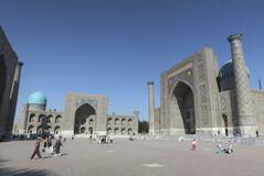 職人技が光る“青の都”