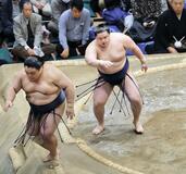 若ノ勝 十両優勝 攻め貫く　