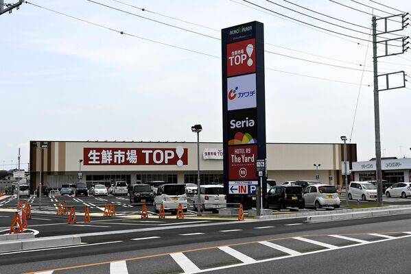 ７日にオープンする「アクロスプラザ鹿沼」＝２日午前、鹿沼市