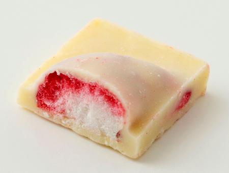 　近鉄リテーリングの「古都奈良ショコラ　古都華苺＆ホワイトチョコ」