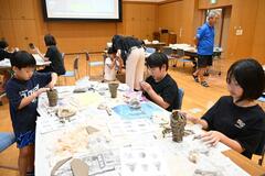土器作り 親子で挑戦　