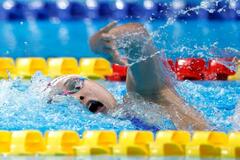 成田、西川が４００ｍ個メＶ
