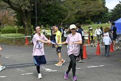声掛け合い、健脚競う