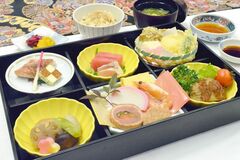 宇都宮　　ホテルニューイタヤ 日本料理 但馬松花堂弁当～あおい～