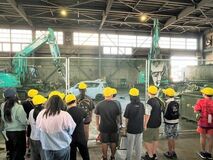 札幌市立東苗穂小学校5年生が参加！解体・破砕事業者の自動車リサイクルへの取り組みを学ぶ見学会を開催