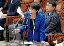 首相「子育て世帯を力強く支援」