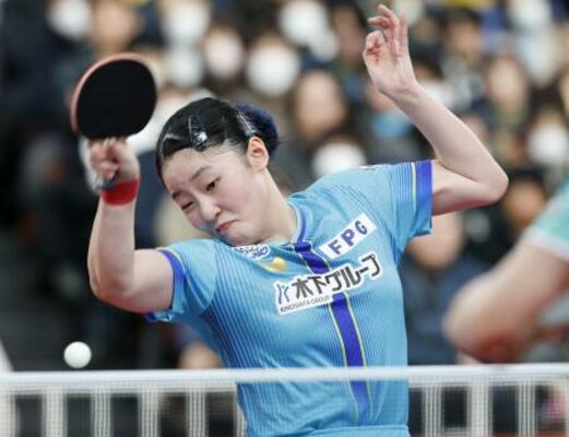 　女子シングルスで準決勝に進んだ張本美和＝東京体育館