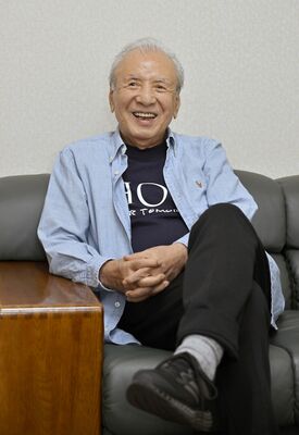 「地元ライブが楽しみ」と話す渡辺貞夫＝東京都新宿区、河野光吉撮影