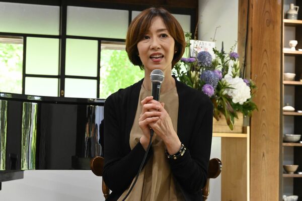 作品への思いや制作の様子について語る城戸さん