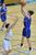 矢板中央－白鴎足利　女子決勝リーグ　第３クオーター９分、白鴎大足利の星野（右）がミドルシュートを放つ＝宇都宮市体育館