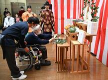 施設の中で初詣気分