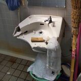 公園トイレで破壊相次ぐ　県南の２市町　栃木署が器物損壊で捜査　防犯カメラ設置検討も