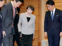 首相、閣僚をねぎらい