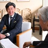 栃木ＳＣ田中監督「ＰＯ圏内」目指す　知事を表敬で意気込み