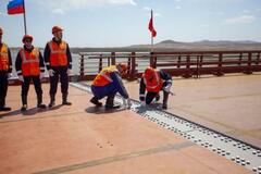 ロシア北朝鮮国境、自動車橋連結