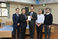 特養ホームに電動ベッド寄贈