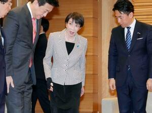 首相、閣僚をねぎらい