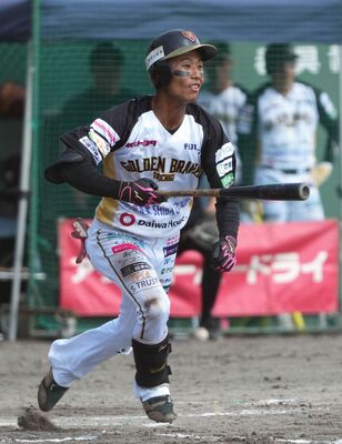 出塁率４割９分２厘、42盗塁と好成績を残した桃次郎