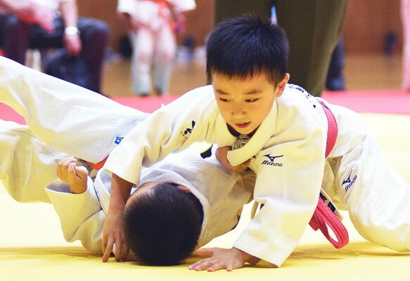 １年軽量　河原（宇都宮）－岡田（宇都宮）決勝　河原が技ありを奪う
