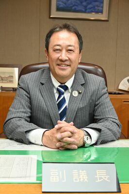 副議長に就任した内藤良弘さん