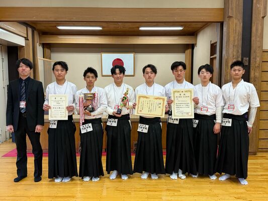 男子団体５人制準優勝の作新