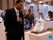 Xinhua Silk Road:中国の徳化白磁の展覧会がロサンゼルス…
