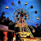 宇都宮動物園で遊園地の夜間営業　昭和レトロ、非日常演出　12月まで特定…
