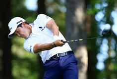 金谷拓実が首位浮上、石川遼３位