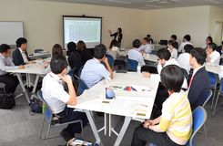 栃木県移住促進へ　市町担当が研修、40人参加
