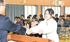 光る長所たたえ表彰